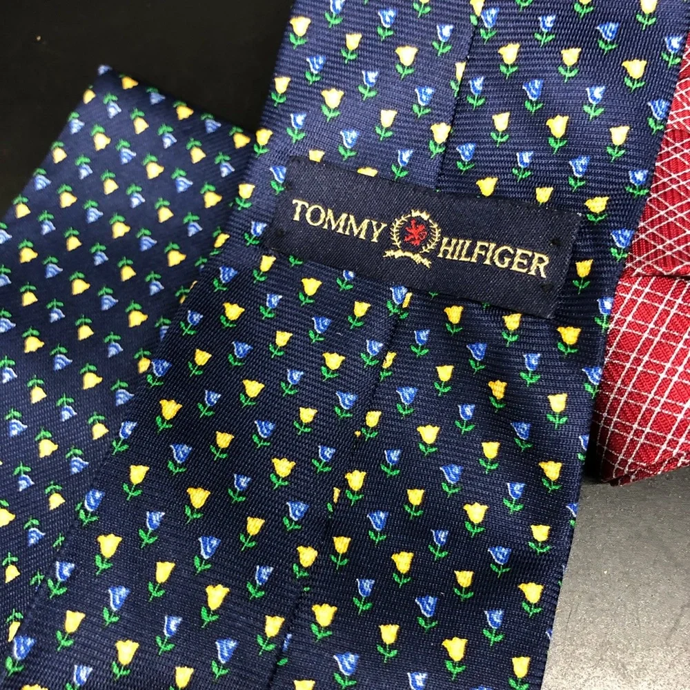 Vintage 90’s Tommy Hilfiger yellow micro tulip neck tie